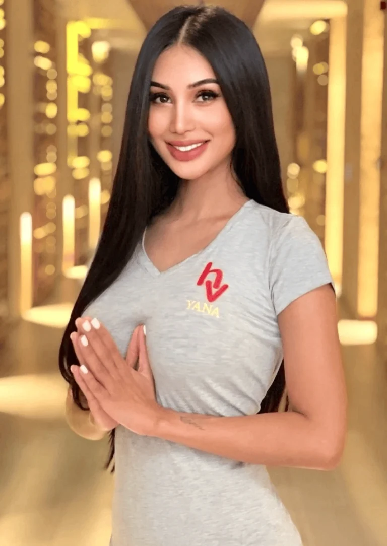 yana-black-gold-jumeirah1-therapist